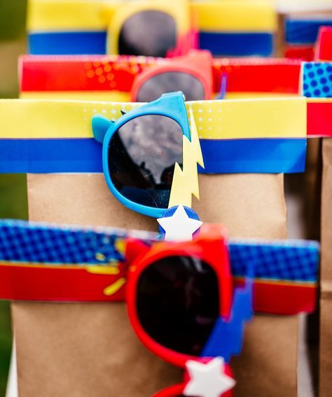 Send all the happy party guests home with some #Superhero Party #Favors! Featuring SIMONEmadeit Party Printables http://www.simonemadeit.com/superhero-birthday-party/ Superhero Birthday Party Favors, Eco Friendly Birthday Party, Superhero Favors, Superhero Party Decorations, Superhero Party Favors, Girl Superhero Party, Wonder Woman Party, Girls Party Favors, Avengers Party