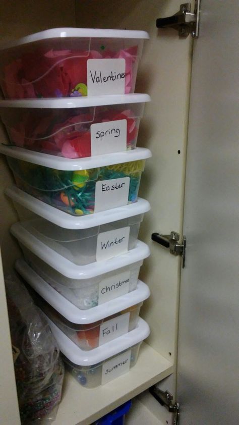 Sensory Bin Storage, Daycare Storage Ideas, Daycare Organization Ideas, Daycare Storage, Preschool Storage, Toddler Daycare Rooms, Infant Room Ideas, Daycare Setup, Home Daycare Ideas