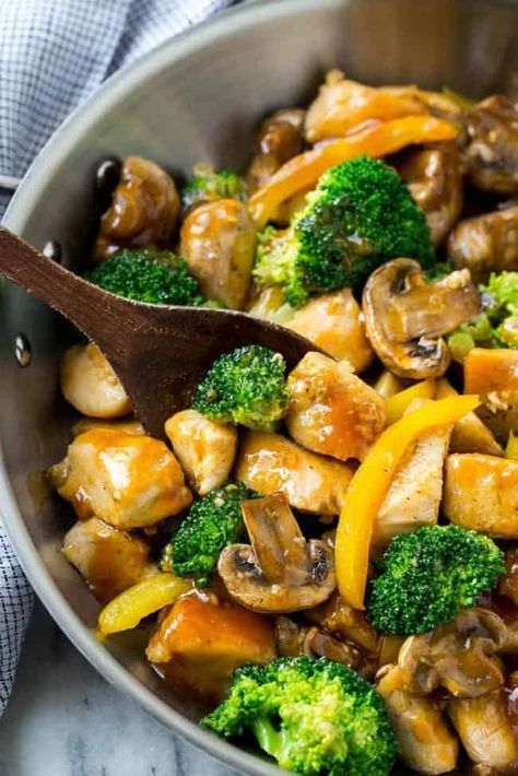 Vegetable Ideas, Garlic Chicken Stir Fry, Dinner Seafood, Resep Diet Sehat, Delicious Low Carb Recipes, Stir Fry Recipes Chicken, Stir Fry Recipe, Resep Diet, Asian Foods