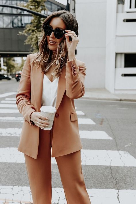 camel suit #fashion #ootd Networking Event Outfit, Event Outfit Ideas, Corporate Attire Women, Classy Business Outfits, Business Professional Outfits, Chic Business Casual, Business Attire Women, Fest Outfits, Corporate Attire