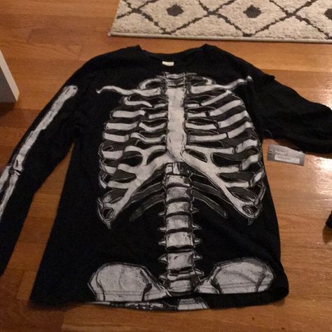 New With Tag Skeleton Tshirt Long Sleeve, Bleach Skeleton Shirt, Cool Bleach Shirt Designs, Bleach Shirt Design, Skeleton Shirt Outfit, Spine Shirt, Skeleton Neck, Bleach Dye Shirts, Skeleton Tshirt