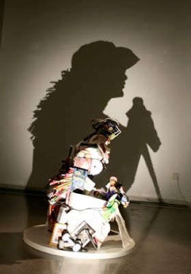 How to Recycle: Amazing Shadow Art Sculptures from Trash Shadow Art Projects, Nursery Rhymes Preschool Crafts, Shadow Face, How To Recycle, Trash Art, Found Object Art, Shadow Art, Light Sculpture, Recycled Art