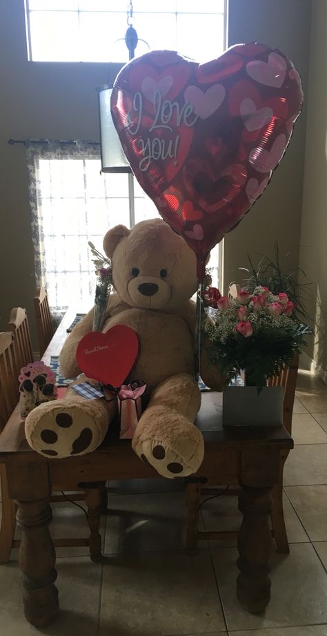 Boyfriend Gift To Girlfriend, Teddy Bear Gifts Girlfriend, Things To Get Your Girlfriend For Her Birthday, Valentine Gifts Teddy Bear, Easy Girlfriend Gifts, Cute Things For Gf Gift Ideas, Valentine’s Gifts For Girlfriend, Valentines Ask Out Ideas For Girlfriend, Valentines Day Presents For Girlfriend