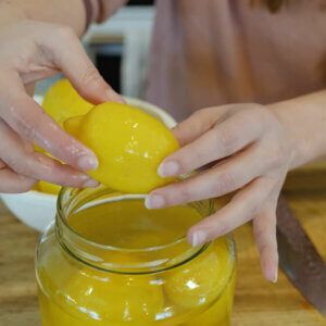 Storing Lemons In Water, How To Store Lemons, Fermenting Lemons, Canning Lemons, Fermented Lemons, How To Preserve Lemons, Store Lemons, Fermenting Veggies, Preserving Lemons