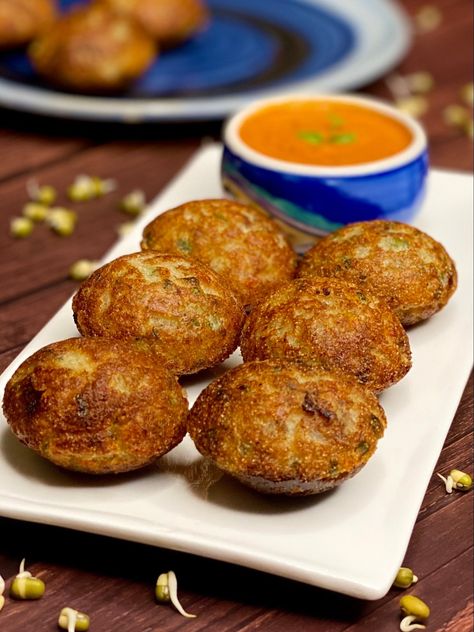 Meghna's Food Magic - Moong Sprout Appe Sprout Moong Recipes, Moong Sprouts Recipes, Sprouts Recipes Indian, How To Make Sprouts, Moong Sprouts, Food Magic, Sprouts Salad, Sprout Recipes, Food App