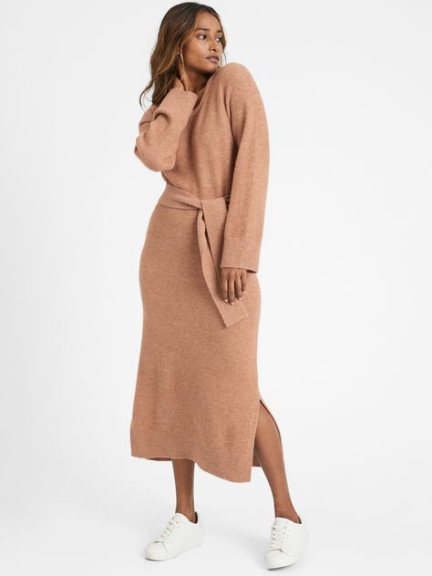 Active Wear Dresses, Flare Sleeve Sweater, Evening Gown Dresses, Cozy Aesthetic, Luxury Baby, Closet Inspiration, Activewear Fashion, Closet Fashion, Comfy Fashion