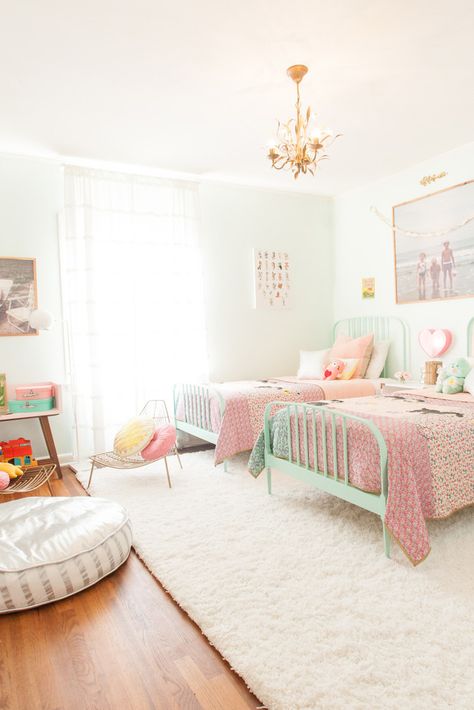 Make sure your littles feel right at home by designing a special kids room at Grandma's house. Joni of Lay Baby Lay shares her design. Baby Room Layout Ideas, Baby Room Pastel Colors, Kids Rooms Shared, Shared Girls Bedroom, Twin Bedroom, Gorgeous Bedrooms, Shared Room, Toddler Rooms, Girl Bedroom Designs