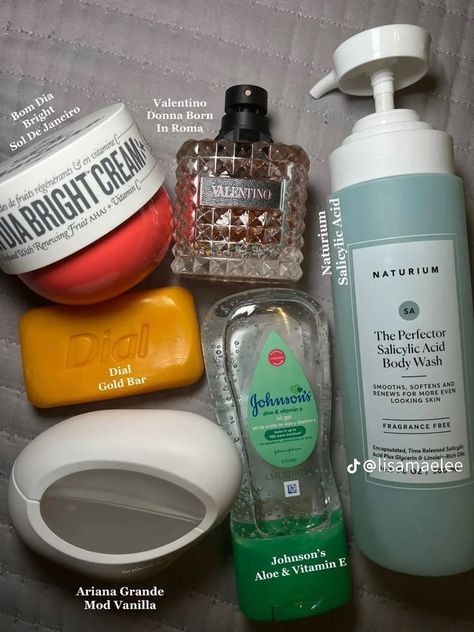 Aesthetic Shower Products, Good Hygiene Products, Hygiene Products Aesthetic, Salicylic Acid Body Wash, Ariana Grande Mod, Mod Vanilla, Valentino Donna Born In Roma, Born In Roma, Body Hygiene