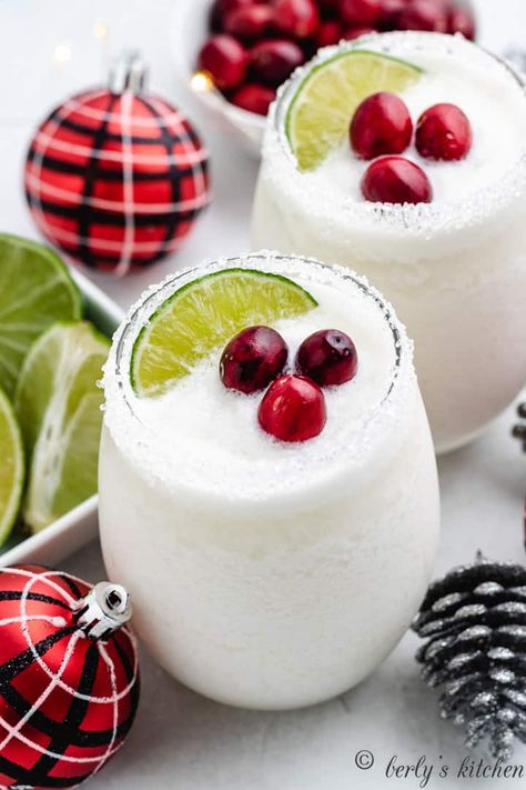 Christmas Margaritas, White Christmas Margarita, Funny White Elephant Gifts, Holiday Margaritas, Christmas Margarita, Top Dinner Recipes, Christmas Party Drinks, Coconut Margarita, Pineapple Margarita