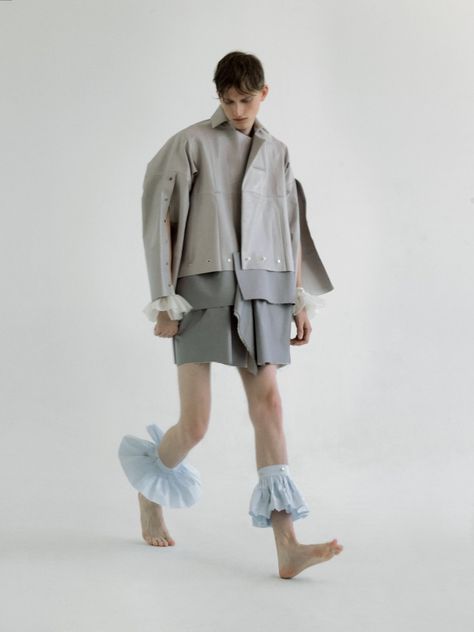 Modular Cycle | NOT JUST A LABEL Gender Neutral Fashion, Genderless Fashion, Androgynous Fashion, Fashion Photo, Look Fashion, Boy Fashion, Fashion Magazine, Unisex Fashion, Editorial Fashion