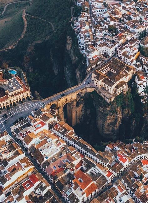 Ronda Spain, Halong Bay, A Bridge, Cool Places, Beautiful Places To Travel, Beautiful Buildings, Spain Travel, Beautiful Places To Visit, Places Around The World