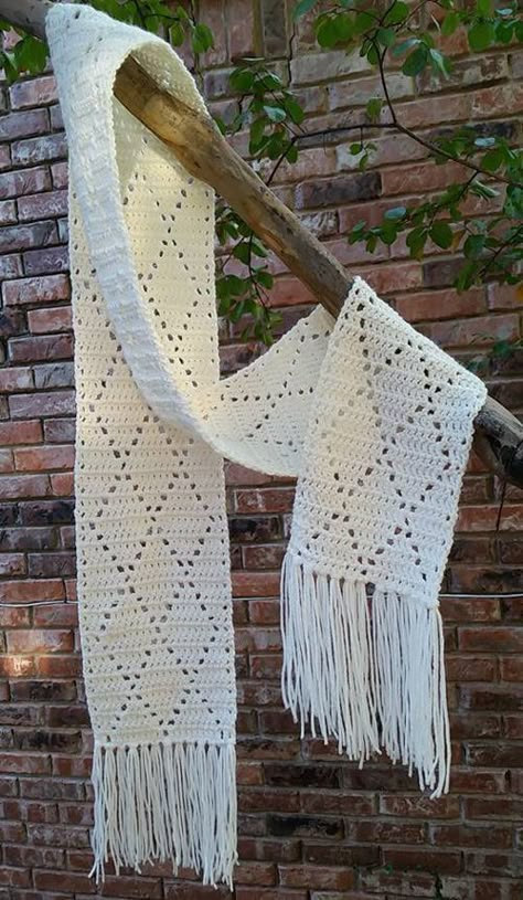 Crochet Diamond, Col Crochet, Crocheted Shawl, Crocheted Scarf, شال كروشيه, Crochet Scarf Pattern Free, Crochet Diy, Scarf Crochet Pattern, Crochet Woman