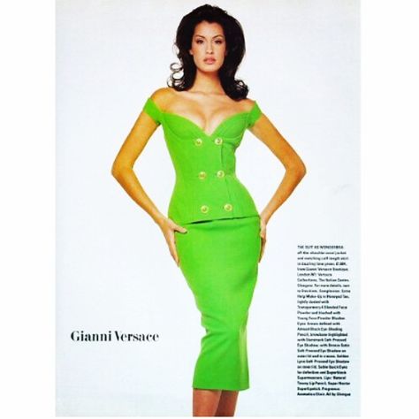 The Grail’s Instagram profile post: “Yasmeen 💚💚💚 in @versace #chic #yasmeenghauri #green #versace #90saesthetic #highfashion #highfashionmodel #ootdfash #fashionphotography…” 1990s Supermodels, Yasmeen Ghauri, Models 90s, 90s Runway Fashion, Runway Fashion Couture, 90s Model, 90s Models, Model Inspo, Dolce E Gabbana