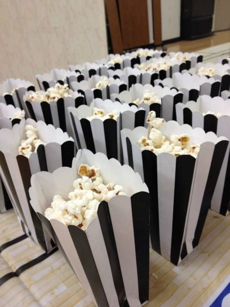 Festa All Black, Monochrome Party, Black White Parties, Basketball Birthday Parties, Basketball Party, Gold Birthday Party, Black And White Theme, Fiesta Baby Shower, Festa Party