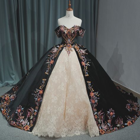 Norah (@wedding_evening_loveseason) • Instagram photos and videos Contrast Color Palette, Vestido Charro, Quinceañera Dresses, Off Shoulder Ball Gown, Quinceanera Dresses Blue, Pink Ball Gown, Quince Dress, Royal Dresses, Sweetheart Prom Dress