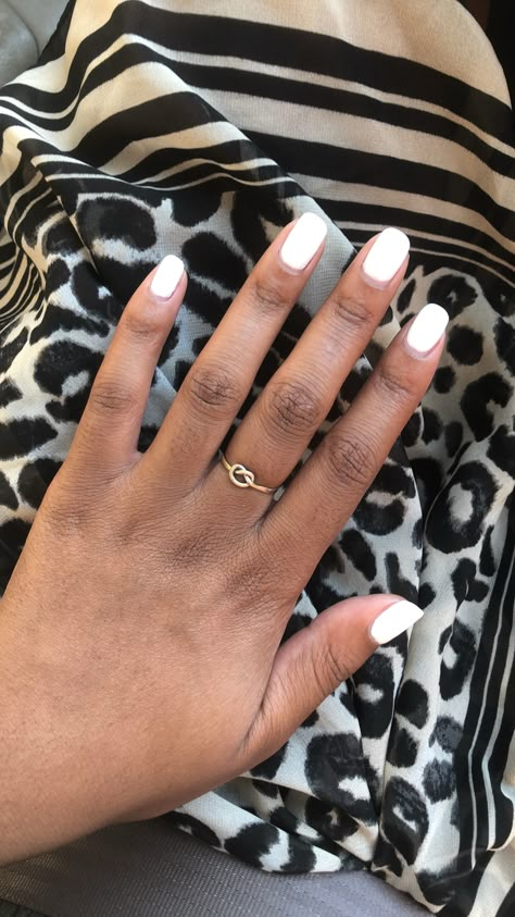 White Nails On Tan Skin, White Nail Polish On Brown Skin, Wedding Nails For Bride Brown Skin, White Nails By Skin Tone Range, White Nails On Black Skin, White Nails On Brown Skin, White Nails On Black Women, Manicure Brown Skin, Brown Skin Nail Color Ideas