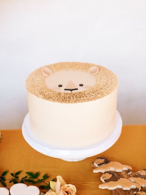 Lion Baby Shower Cake, Lion Themed Birthday Party, Lion Birthday Theme, Lion First Birthday, Safari Birthday Cake, Lion Birthday Party, Parties Themes, Lion Party, Lion Birthday