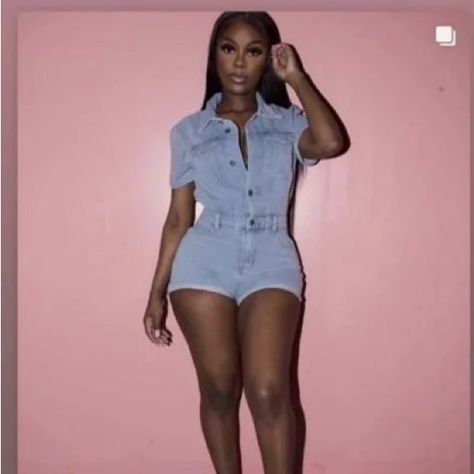 Denim Short Sleeve Romper Runs Small If You Are Curvy Please Go Up Two Sizes I Am Wearing A Xl In The Pic The Photo Itself Is A Medium Denim Romper Outfit Black Women, Denim One Piece Jumpsuit, Jean Romper Outfit, Jean Jumpsuit Outfit, Denim Romper Outfit, Romper Outfit Black, Denim One Piece, Large Jeans, Short Sleeve Denim