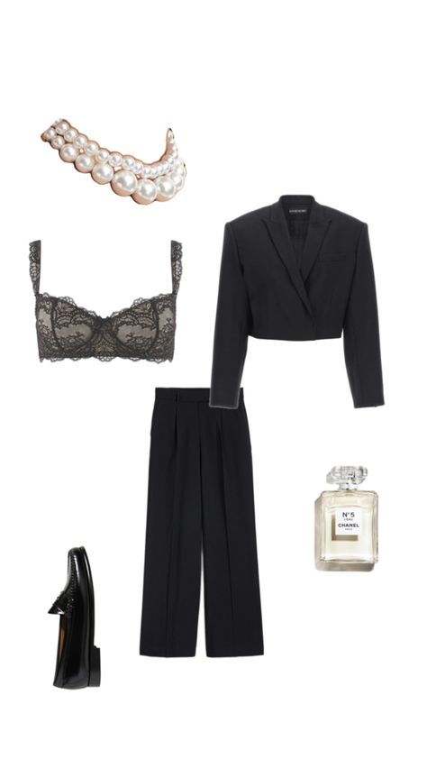 Elegant and Chic Fit | Old mondy style | Ootn | all black fit | lingere fit | Cropped Blazer | Chunky necklace Cropped Blazer Outfit, Cropped Black Blazer, All Black Fit, Black Blazer Outfit, Classy Fits, Cropped Blazer, Classic Chic, Blazer Outfits, Chunky Necklace