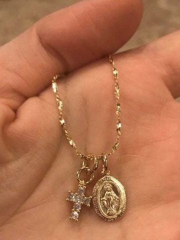 Jewelry Real Gold, Hispanic Gold Jewelry, Jesus Jewelry, Xoxo Jewelry, Dope Jewelry Accessories, Gold Girl, Catholic Jewelry, Jewelry Accessories Ideas, Dope Jewelry