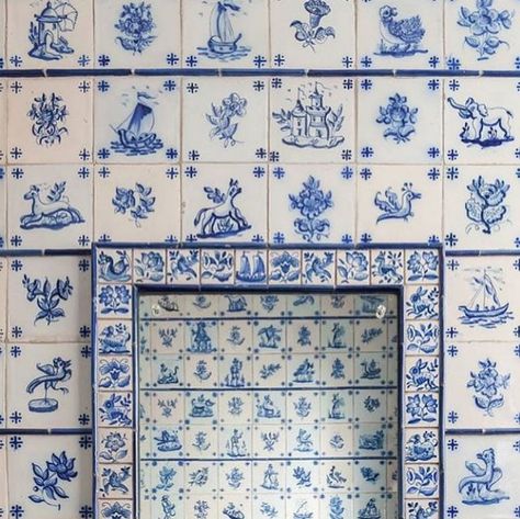 PaddotoPalmy on Instagram: "Lisbon and your tiles 😳🙏🙌🏻 bathroom by @rar.studio 🦋🐟💙" Lisbon Bathroom, Azulejos Tiles, Bathroom Details, 1st Apartment, Inside Interiors, Portuguese Tiles, Gorgeous Bathroom, Deco Decor, Hand Painted Tiles