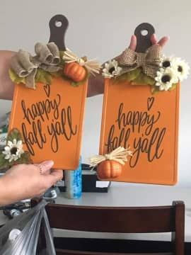 35+ DIY Dollar Store Fall Crafts That You Have to Try - Holidappy Thanksgiving Crafts To Sell, Dollar Store Fall Crafts, Fall Decor Diy Crafts, Fall Decor Dollar Tree, Decoration Shabby, Dollar Tree Fall, Diy Dollar Tree Decor, Fall Yall, Fall Thanksgiving Decor