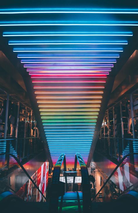 City Lights Wallpaper, Neon Light Wallpaper, Wallpaper Iphone Neon, Neon Nights, Wallpaper Tumblr, Lit Wallpaper, Rainbow Aesthetic, Neon Aesthetic, Neon Wallpaper