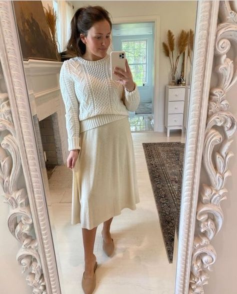 Courtney Toliver Guthrie, Neutral Modest Outfits, Gold And White Outfit, Courtney Toliver, Cute Feminine Outfits, Modest Christian Clothing, Christmas Choir, Outfit Modest, Meeting Outfit