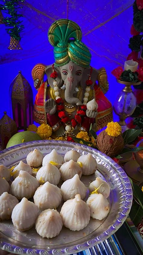 Happy Ganesh Chaturthi 🙏🏻 Day-1 Prepared some " UKADICHE MODAK " as prasad for Ganeshji. These modaks are made with an outer rice flour dough with a coconut-jaggery stuffing inside and later steamed. Ganpati Bappa Morya!!! Ukadiche Modak, Ganpati Bappa Morya, Bappa Morya, Happy Ganesh, Happy Ganesh Chaturthi, Ganpati Bappa, Ganesh Chaturthi, Rice Flour, Pretty Selfies