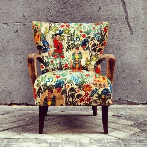 Funky Chairs, Dining Room Chairs Modern, Upholstered Chair, Funky Furniture, Chair Upholstery, Beautiful Chair, Cool Chairs, Upcycled Furniture, Modern Chairs