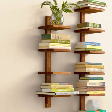 Column Shelves, Shelf Decor Bedroom, Bookshelves In Bedroom, Desain Furnitur Modern, Shelf Furniture, Teak Wall, Geek Decor, Bookshelf Design, Wall Bookshelves