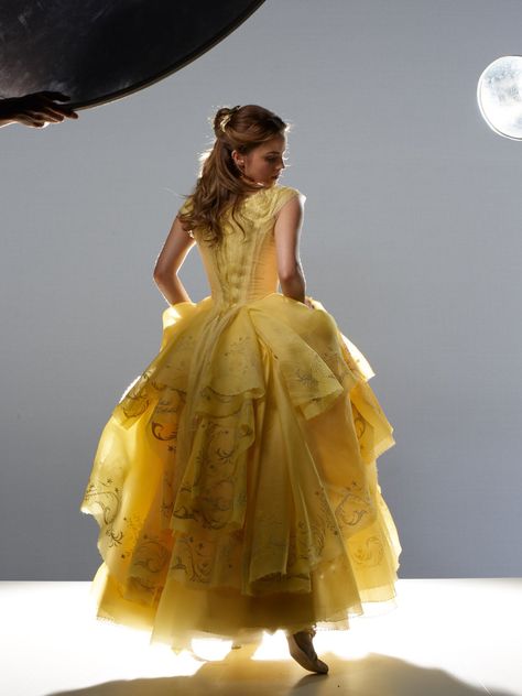 (2) Emma Watson Daily 📸 (@EmWatsonWeb) / Twitter Disney Belle, Belle Beauty And The Beast, Emma Thompson, Belle Beauty, Disney Princess Dresses, Belle Disney, Belle Dress, Princess Belle, Vintage Princess