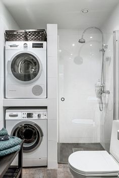 Small Minimal Bathroom, Laundry Bathroom Combo, Small Utility Room, Wohne Im Tiny House, Minimal Bathroom, Modern Laundry, Modern White Bathroom, Bilik Mandi, Laundry Design