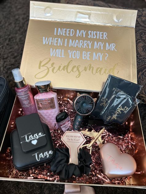 Gift Box For Groomsmen, Bridesmaid Proposal For Sister, Made Of Honor Proposal Ideas Bridesmaid Boxes, Surprise Bridesmaid Proposal, Gift Ideas To Ask Bridesmaids, Will You He My Bridesmaid, Proposal Boxes Engagement, Bridemaids Proposals Box Diy, Wedding Party Asking Ideas Bridesmaid Proposal