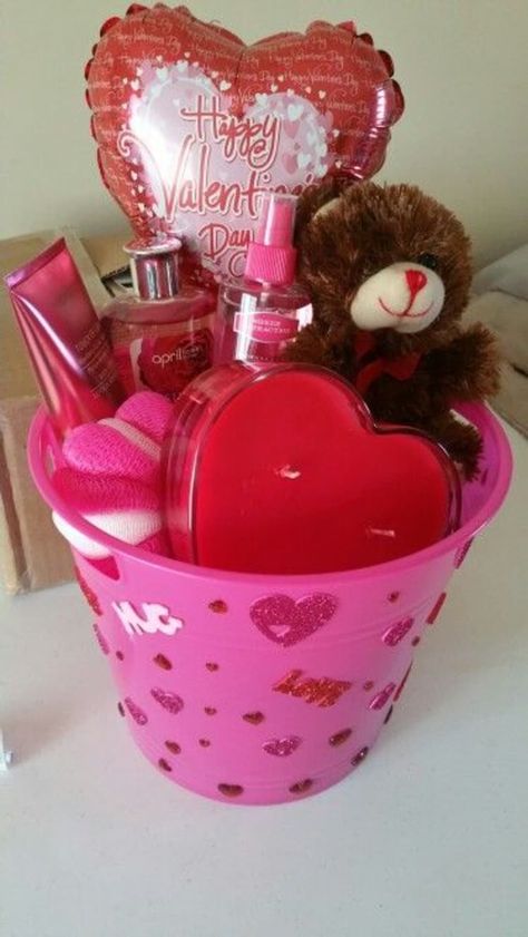 Valentines Gift Basket Ideas | HubPages Diy Valentine's Gift Baskets, Diy Valentines Day Gifts For Him, Hadiah Valentine, Friend Valentine Gifts, Dollar Tree Gifts, Valentines Day Baskets, Valentine Gift Baskets, Valentines Gift Bags, Valentine Baskets