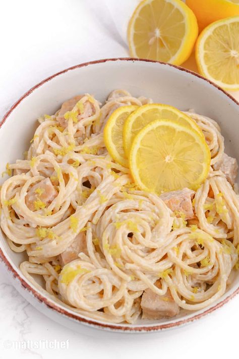 Low Calorie Skinny Fettuccine Alfredo (Vegan Friendly) Cauliflower Alfredo Sauce Vegan, Low Calorie Pasta Sauce, Low Calorie Alfredo Sauce, Low Fat Alfredo Sauce, Protein Pasta Salad, Low Calorie Pasta, Cauliflower Alfredo Sauce, Best Pasta Dishes, Pasta Recipes Alfredo