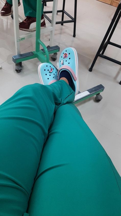 Crocs, scrub, nurse, nursing, hospital Nursing Crocs, Nursing Outfit, Scrub Nurse, Crocs Outfit, Nurse Photos, Medical School Life, Basic Anatomy And Physiology, Nurse Inspiration, Nurse Aesthetic