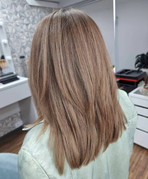 Trendy Low Maintenance Haircuts for All Hair Types 2024 Low Maintenance Straight Haircut, Teen Haircuts, Medium Long Haircuts, Thick Wavy Hair, Low Maintenance Haircut, Straight Hair Cuts, Beach Wave Hair, Easy Hairstyles For Medium Hair, Type 4 Hair