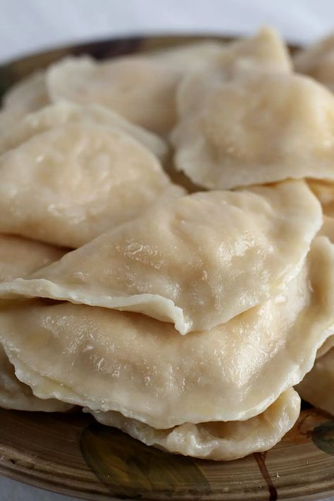 Best Pierogi Dough Recipe, Perogie Dough Recipe, Pierogies Homemade, Homemade Perogies, Perogies Recipe, Polish Foods, Slovak Recipes, Pierogi Recipe, European Dishes