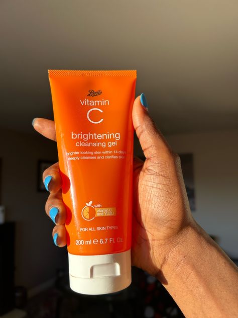 Boots Vitamin C Brightening Cleansing Gel Review / MÉLÒDÝ JACÒB Boots Vitamin C Serum, Boots Vitamin C, Selfcare Routine, Face Brightening, Body Gel, Gift Inspo, Skin Cleanse, Skin Essentials, Body Cleanser