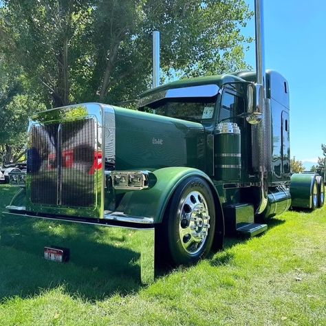 Truck is available for sale and for rental Dm me if you're interested in buying or renting a truck 🚒 For sale $86,000 For rent $10,000 #peterbilt #truckdriver #business #plan #kenworth #truckloanfinancing #truckrepairservice #truckingindustry #driver #truck #dispatch #dispatcher #car #digitalart #macktrucks #mack Mack Trucks For Sale, Truck Dispatcher, Truck Repair, Truck For Sale, Mack Trucks, A Truck, Big Rig, Peterbilt, Truck Driver