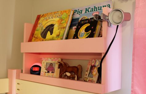 Top Bunk Shelf Ideas, Bunk Bed Shelf Ideas Diy, Bunk Bed Organizer, Diy Bunk Bed Shelf, Kids Bed Shelves, Top Bunk Bed Ideas Storage, Bunk Bed Shelf Ideas, Bunk Bed Organization, Bunk Bed Shelf