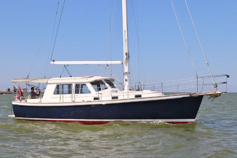 Pilothouse Boat, Catamaran For Sale, Mega Yachts, Sailboat Living, Sailboat Yacht, Sailing Dinghy, Boat Names, Yacht Broker, Boat For Sale