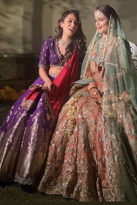 Lehenga Purple, Mira Kapoor, Purple Lehenga, Mira Rajput, Heavy Dresses, Best Friend Wedding, Indian Dresses Traditional, Red Lehenga, Summer Wedding Outfits