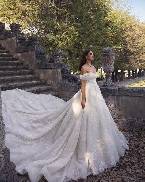 Princess Elegant Wedding Dress, Winter Wedding Dress Princess, Tulle Dress With Train, Married Dress Princess, Wedding Dresses Long Puffy, Wedding Dresses With Sleeves Puffy, Leah Da Gloria Anastasia Dress, Disney Princess Ballgown Wedding Dress, Wedding Dresses Elegant Ballgown