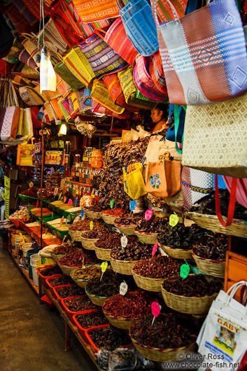 Chili Varieties, Market Reference, Oaxaca Mexico Travel, Riverside Market, Mexico People, Mexican Market, Farmers Market Display, Mexican Night, Pink Cactus