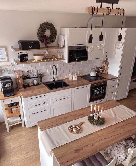 Cozy Kitchen Decor, Cosy Kitchen, Rustic Kitchen Island, Farmhouse Kitchen Design, Small Space Kitchen, Cozy Kitchen, Kitchen Inspiration Design, Buy Home, Kitchen Design Small