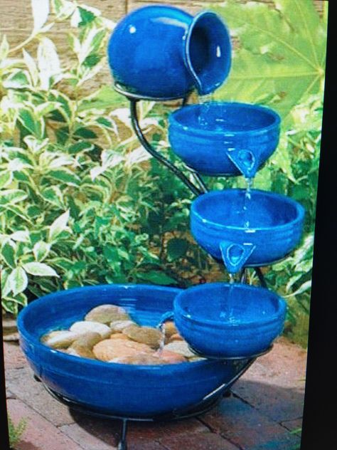 Blue Foutain- this would be a great way to use up old chipped ceramic bowls!!! Solar Water Feature, Diy Solar Fountain, Blue Flowers Garden, Water Fountain Design, Diy Water Fountain, Solar Water Fountain, Fountains Backyard, Garden Waterfall, Blue Fountain