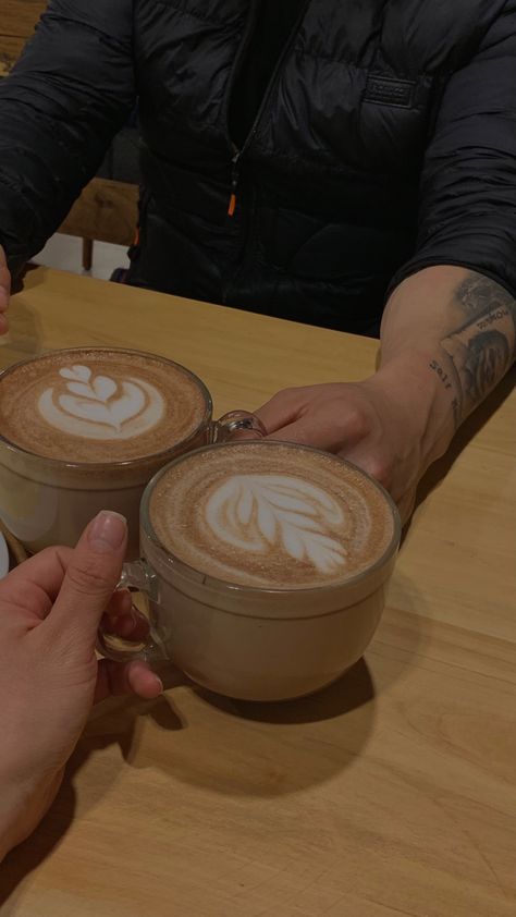 Bad Date Aesthetic, Coffee For Two Aesthetic, Couple Drinking Coffee Aesthetic, Coffee Shop Couple Aesthetic, Coffee Date Pictures Friends, Cafe Dates Aesthetic, Coffee Date Ideas, Coffee Shop Date Aesthetic, Cafe With Boyfriend