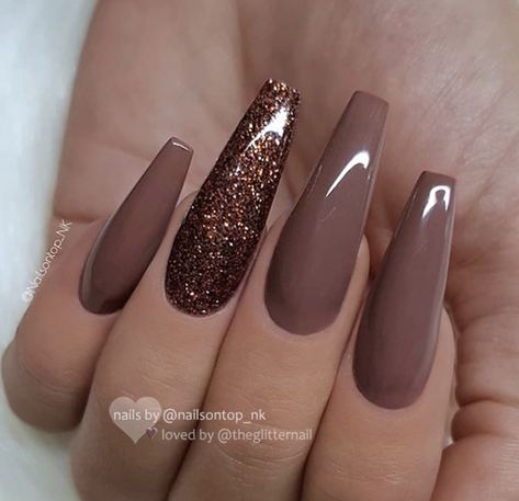 Ongles Beiges, Thanksgiving Nail Art, Fall Acrylic Nails, Thanksgiving Nails, Coffin Nails Long, Autumn Nails, Coffin Nails Designs, Lily Collins, Pretty Acrylic Nails